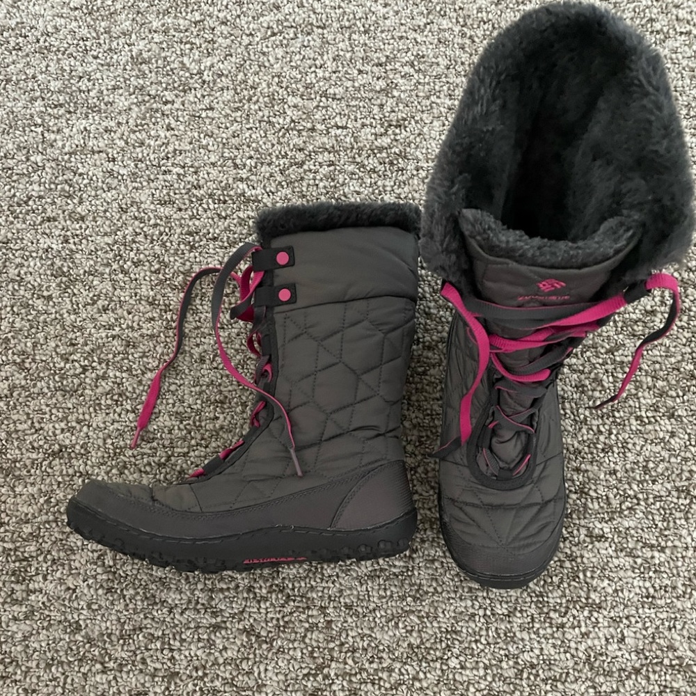COLUMBIA MINX MID BOOTS